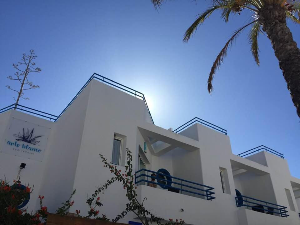 Ferienwohnung Arto Blanco Agua Amarga  Exterior foto